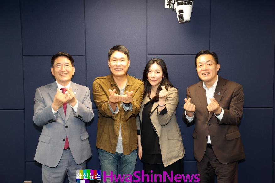 사진3)이재준 수원시장, 김기정 수원특례시의회 의장.jpg